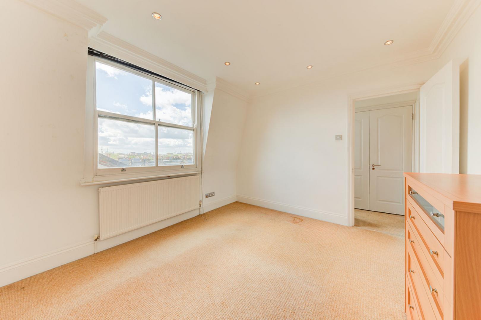 Top Floor 1 bedroom property only a short walk to Upper Holloway Station Tollington Way  , Holloway